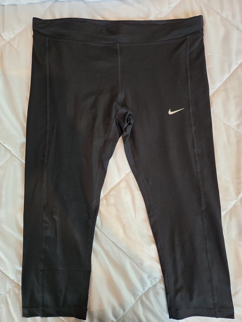 Nike Womens Large Black Capri Leggings with Swoosh